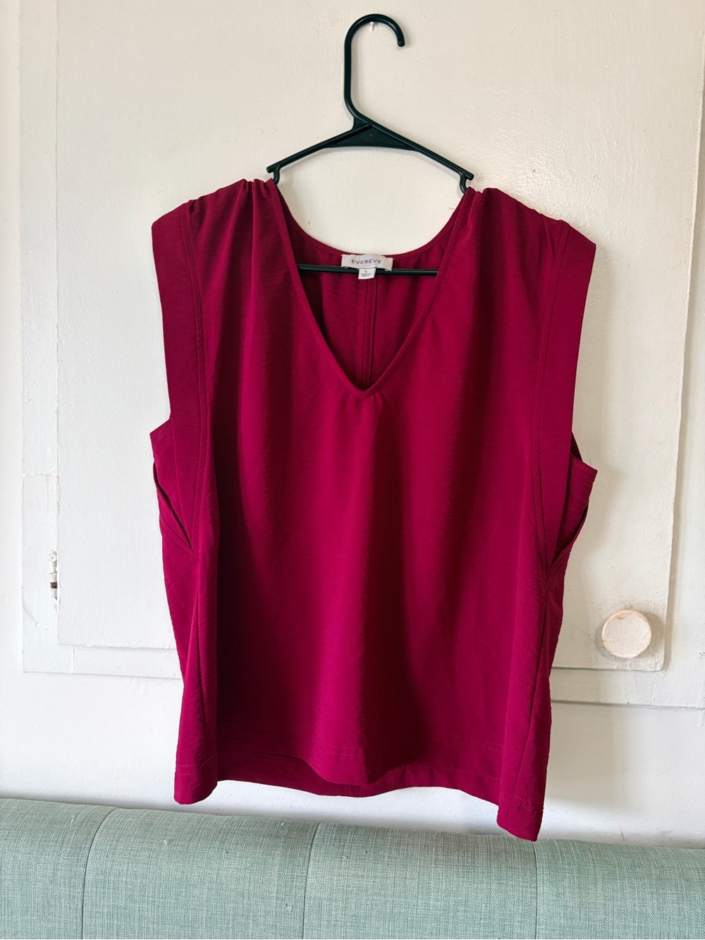 Evereve Sleeveless V-Neck Top in Berry Red